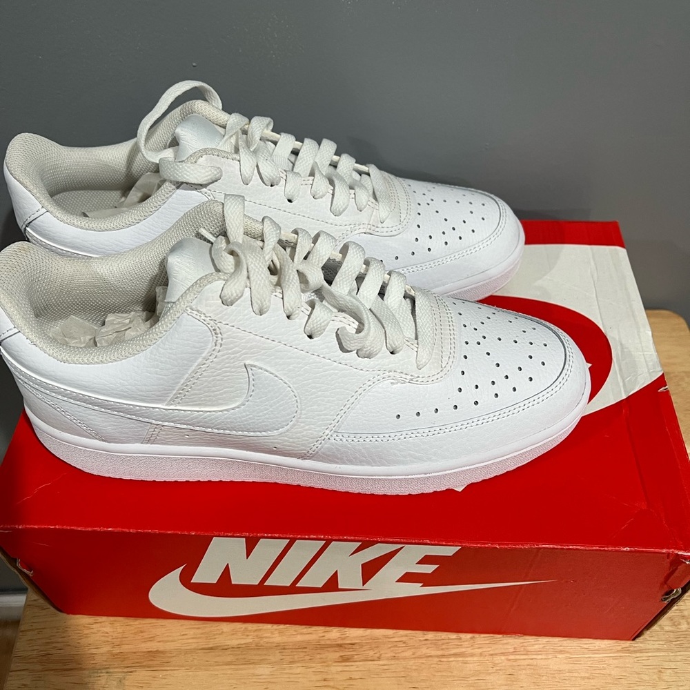 New Nike Women’s White/White in Box Low Casual Sneakers